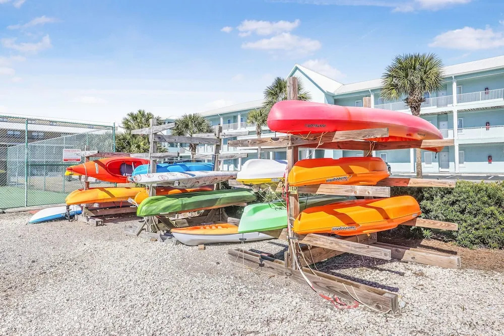 Dolphin Harbor 1B Bay Beach Access Sleeps 10 Three Bedrooms 3 Baths