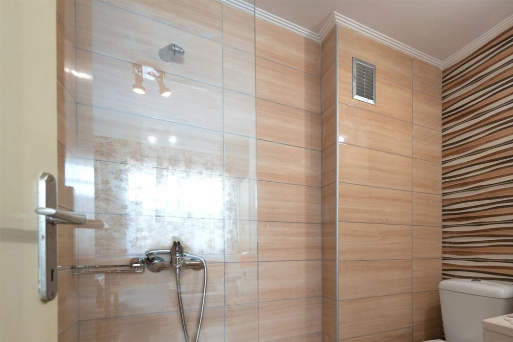 Erato Studios & Apartments