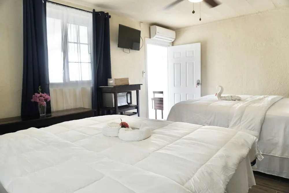 Lunas View Hotel and Restaurant