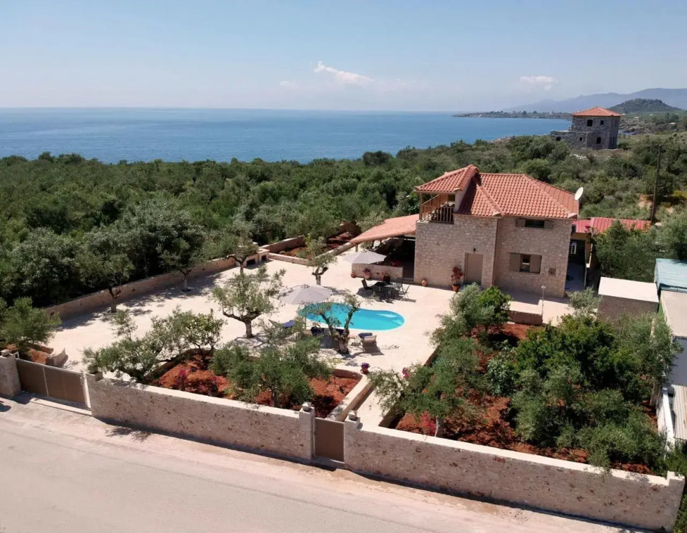 Selinitsa Stone Residence - Mani Poolside Retreat