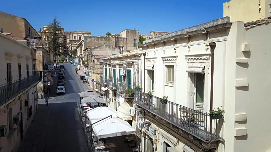 Dal Commediante Apartment and Room