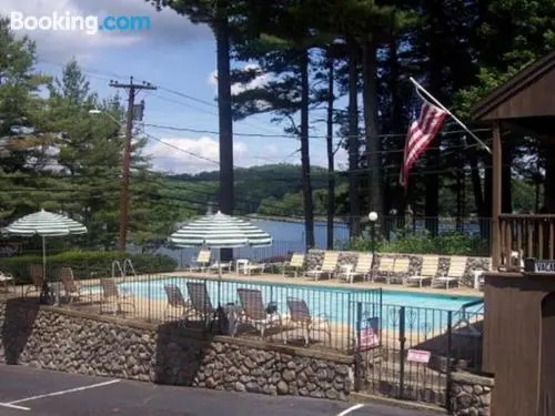 Birch Knoll Motel
