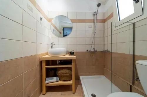 Helens Studios & Apartments