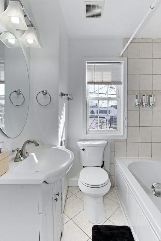 Beautiful 3br/2ba Colonial House | CozySuites