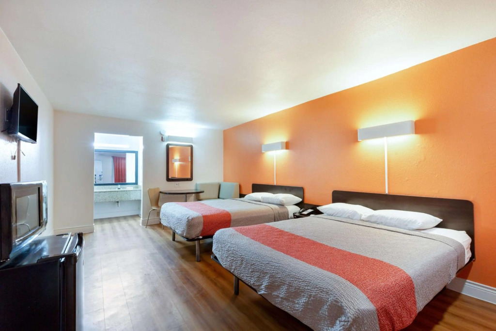 Motel 6-Houston, TX - East