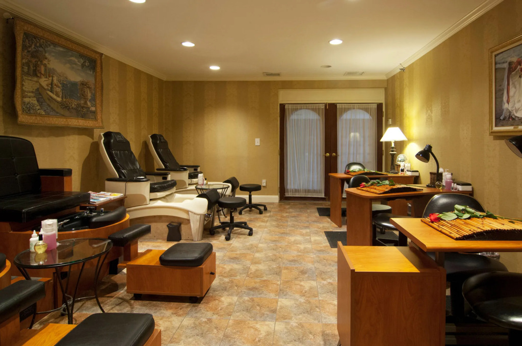 Waters Edge Resort & Spa