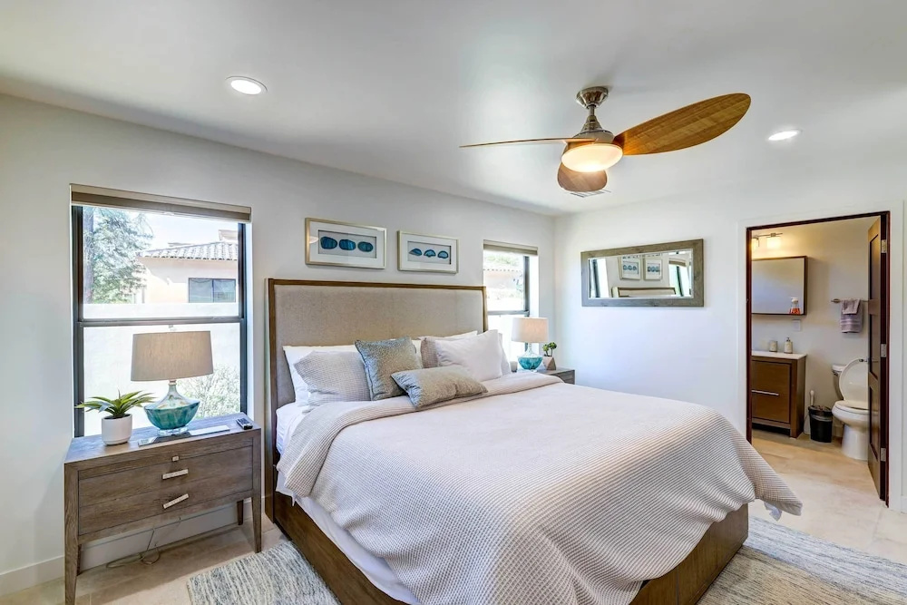 Paradise Valley Abode: Pool, Near Downtown Phoenix