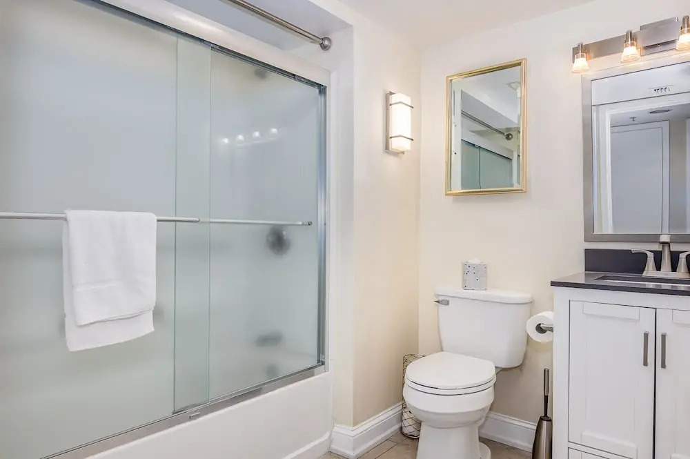 401 South Hampton - charming 2 bedroom, 2 bath ocean view condo. 2 Condo
