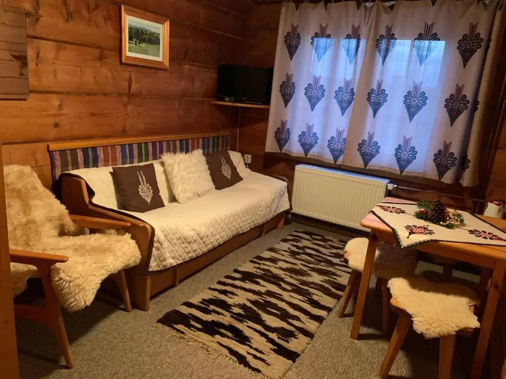 Skalnica Pokoje Gościnne - śniadania, obiady możliwe do zakupu w sąsiednim obiekcie