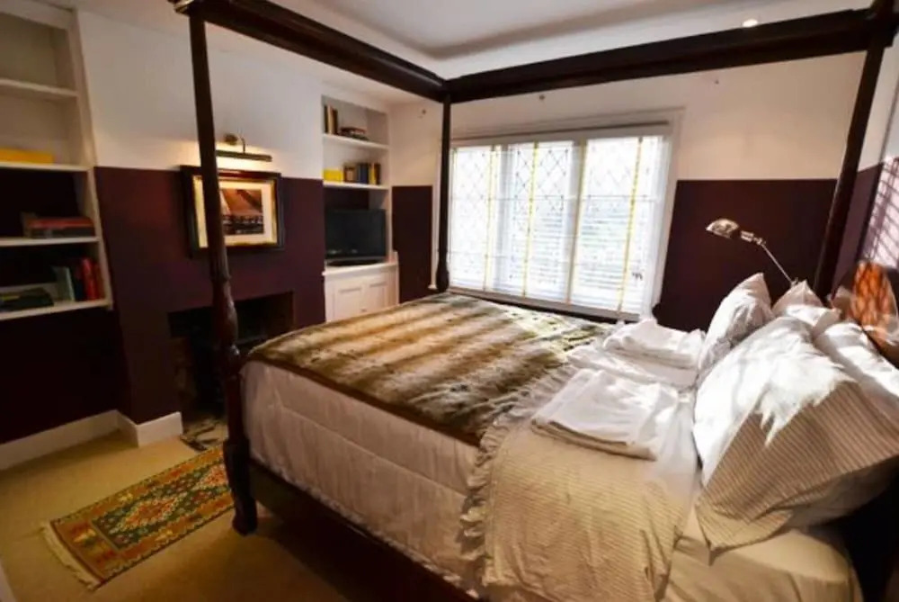 Chase Cottage / 3-bed Home on Osea Island, Essex