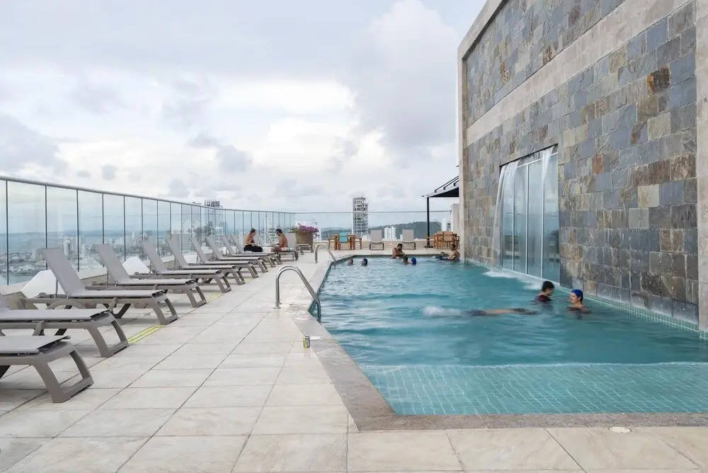 Relaxing 1 BR Beachfront Apartment w Wifi and Pool