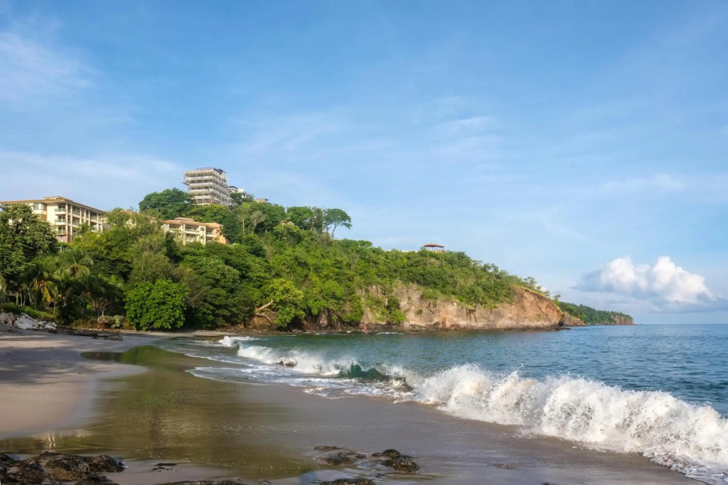 Matapalo 101- 3 Bedroom Poolside Luxury Condo at the Diria Resort