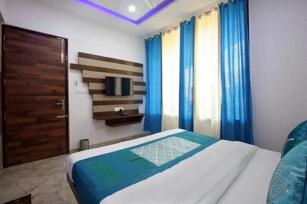 Starlet Prime by OYO Rooms