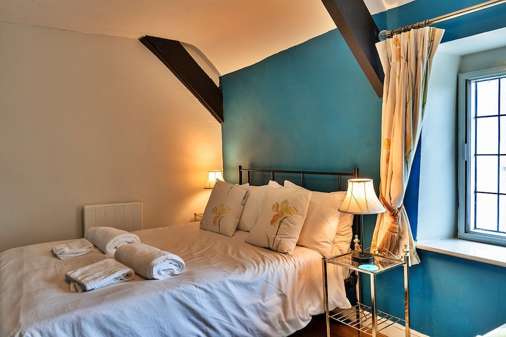 1 Bedroom Cottage in Stogursey, No Deposit
