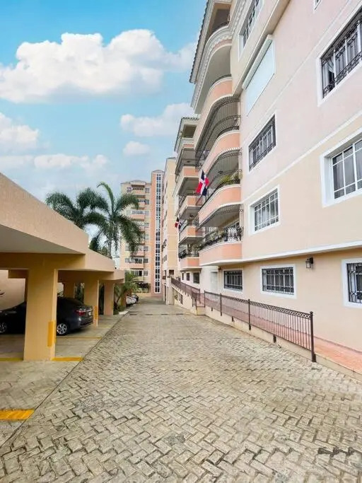 Oasis in front of the PARK/ 3BR W/ FAMILY ROOM + STUDY