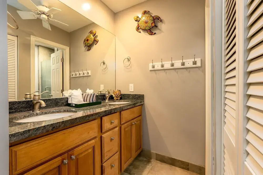 Kahana Sunset C7 2 Bedroom Condo by RedAwning