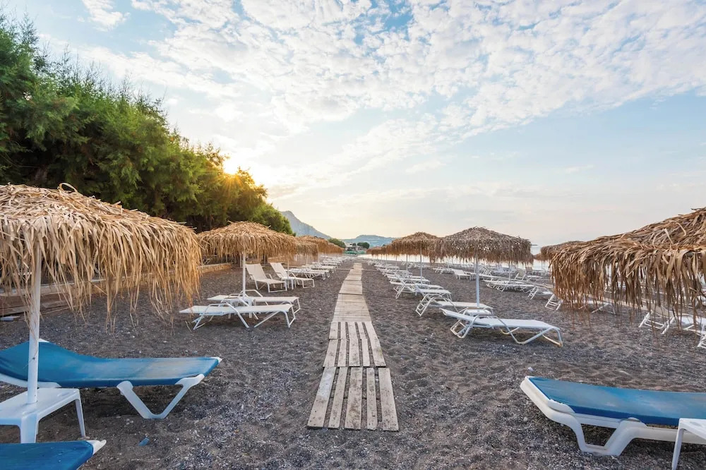 Elvita Beach Hotel