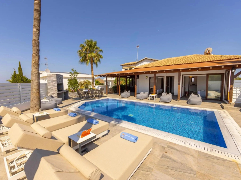 Villa Socrates
