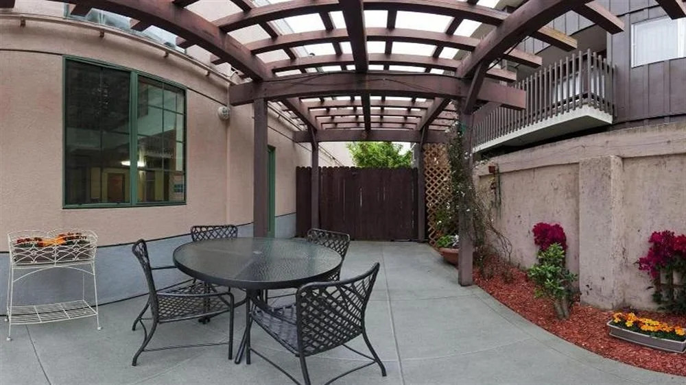 Atherton Park Inn and Suites
