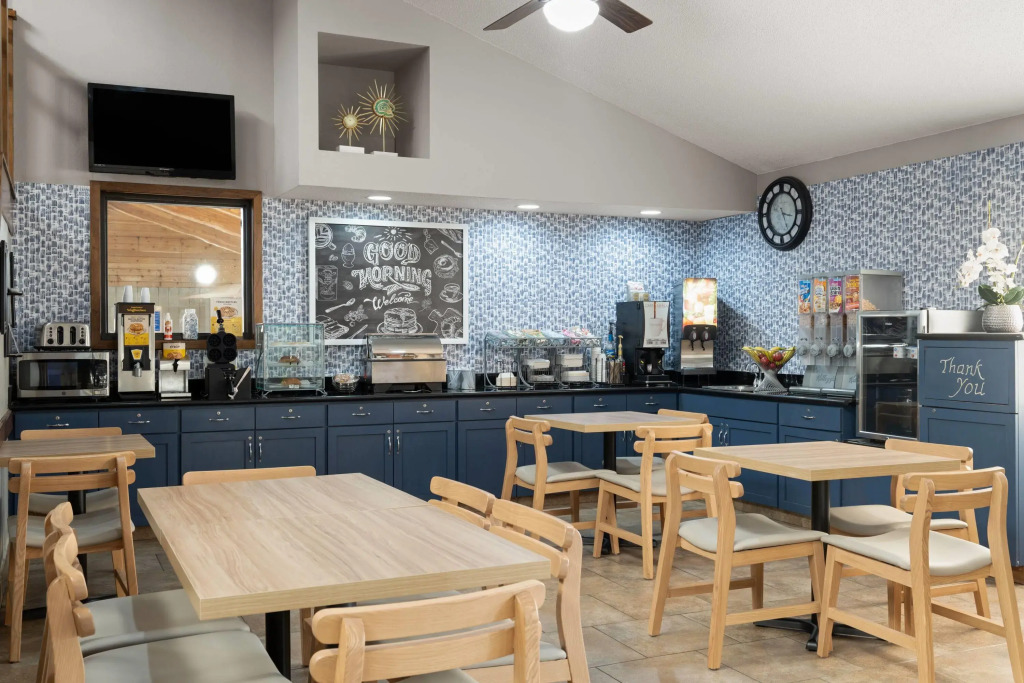 AmericInn by Wyndham Muscatine