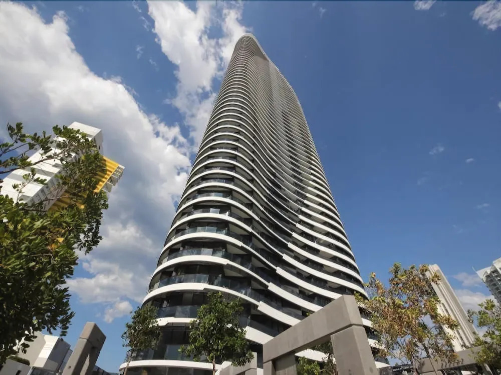 Oracle Sleek & Stylish 2 Bedroom Ocean View