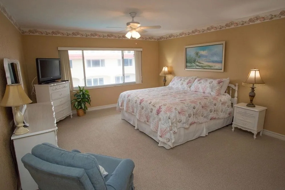 Win-San C-211 - 2 Br Condo