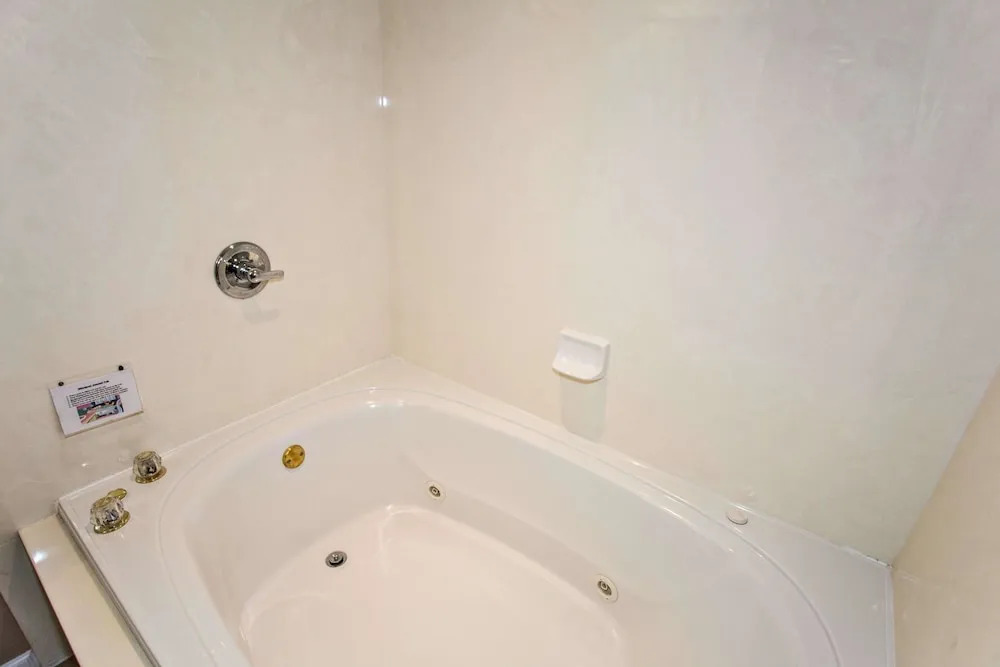 Whispering Pines 211