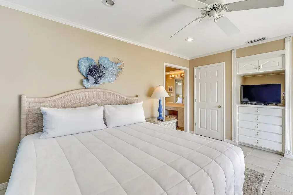 Sandpiper Cove 2136 2 Bedroom Condo by RedAwning