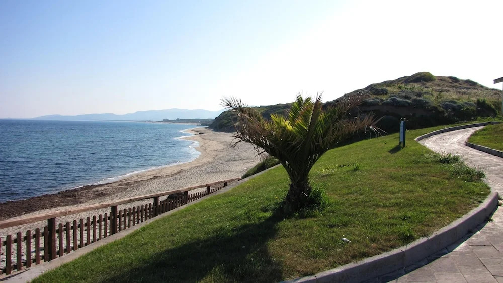 House With 2 Bedrooms in Valledoria, With Wonderful sea View and Enclo