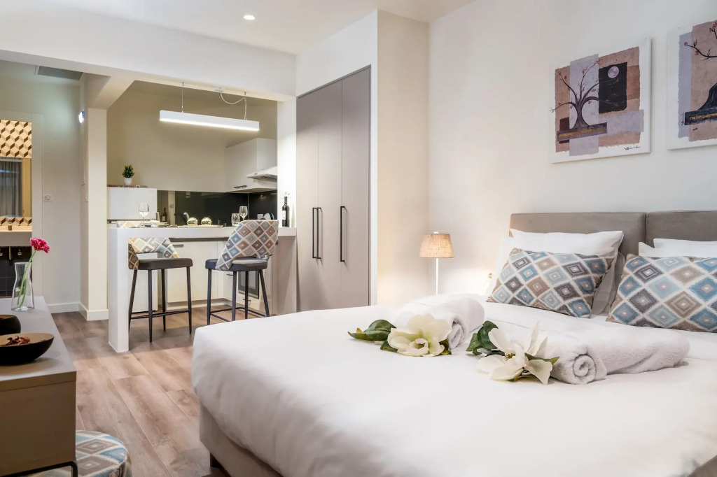 Urban Nest - Suites & Apartments
