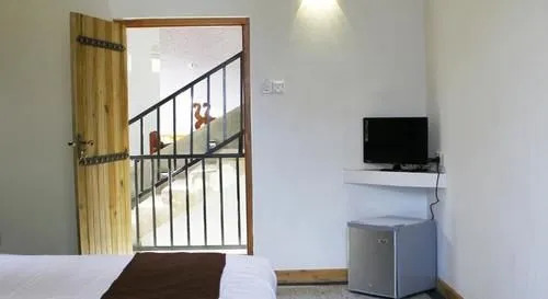 The Tenth Hotel