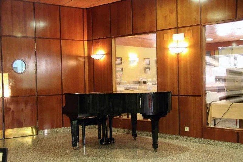 Apartamentos Plaza de Santiago - Estudios Turisticos - 1 LLAVE