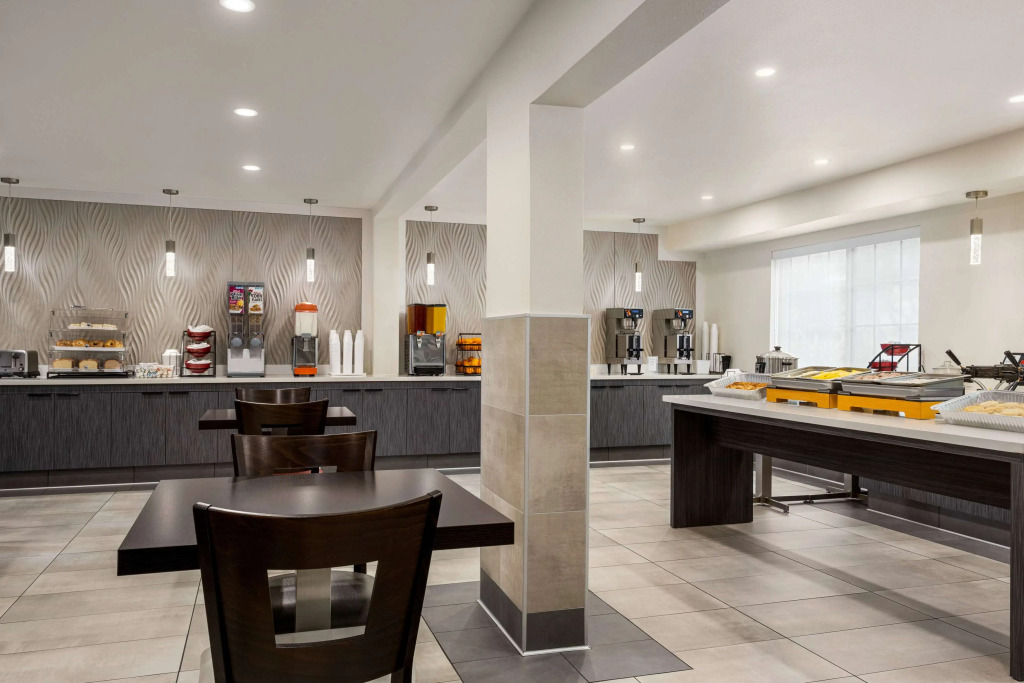 Ramada by Wyndham Anaheim Convention Center