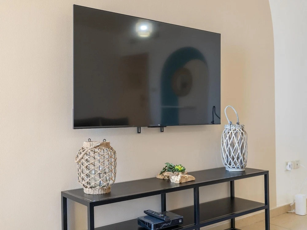 Stunning 1BR Apt City View JBR Beach by Belvilla