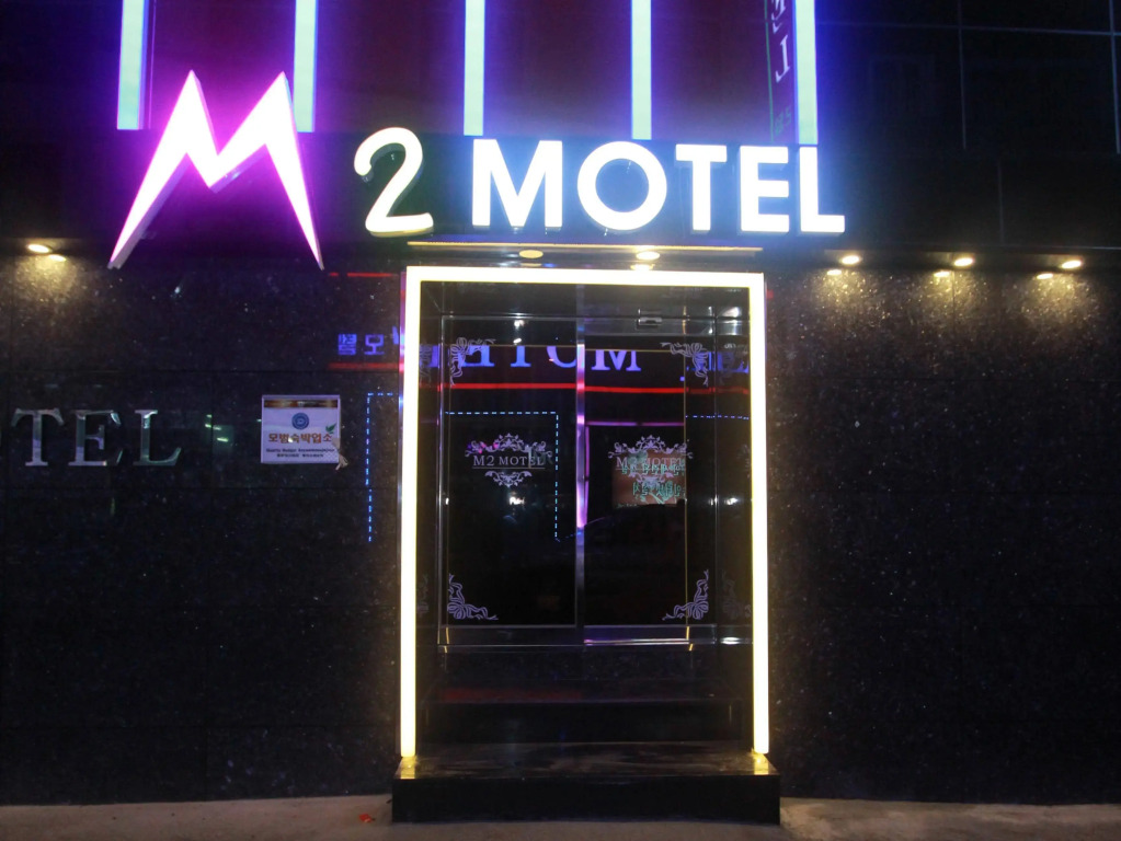 M2 motel