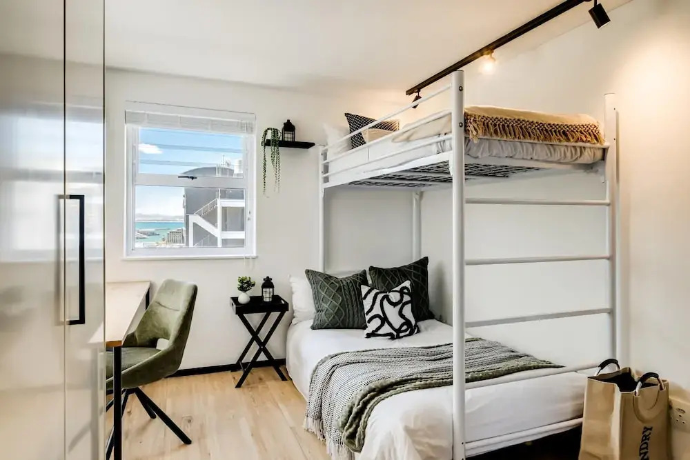 Cape Town City Holiday Apartment w Views for Days