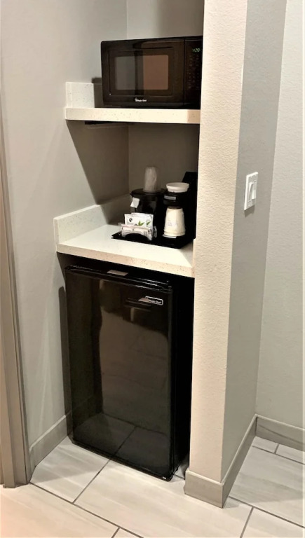 La Quinta Inn & Suites by Wyndham DFW Airport West-Glade