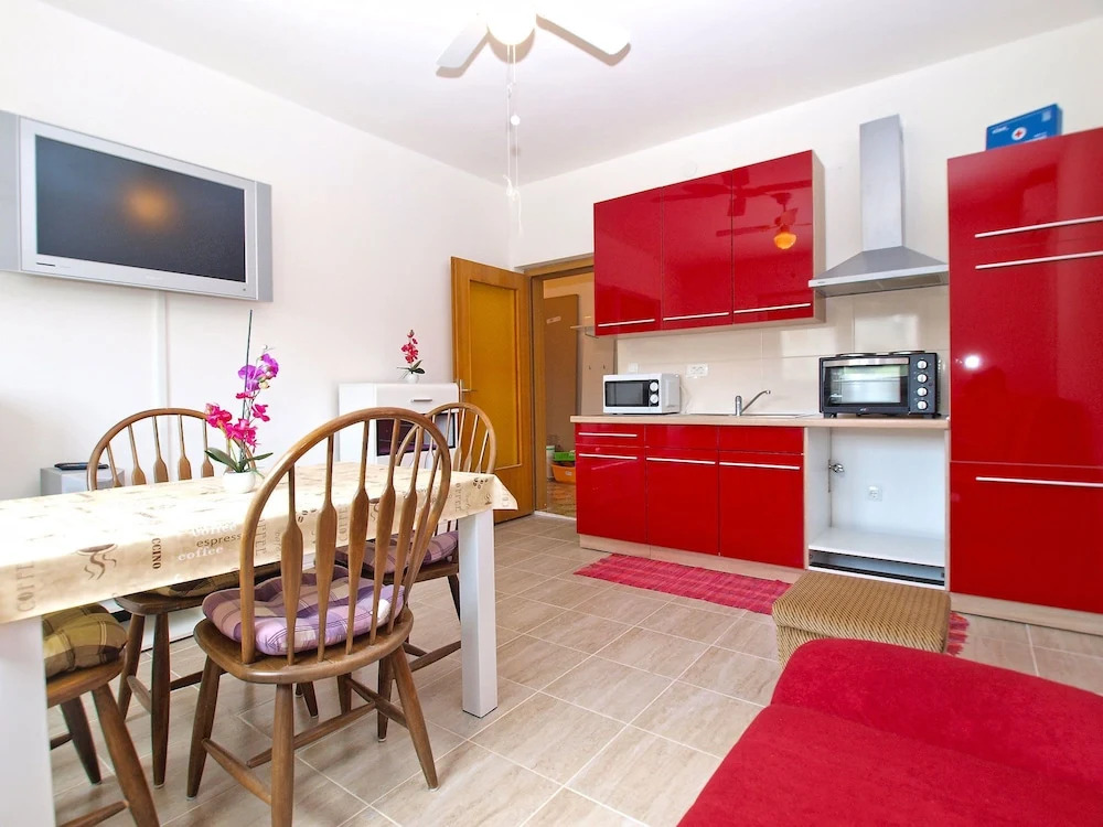 Apartment 1432