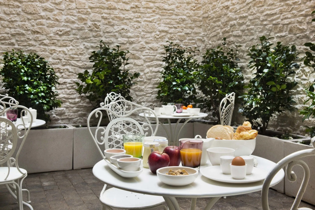 Hotel Celeste Batignolles Montmartre