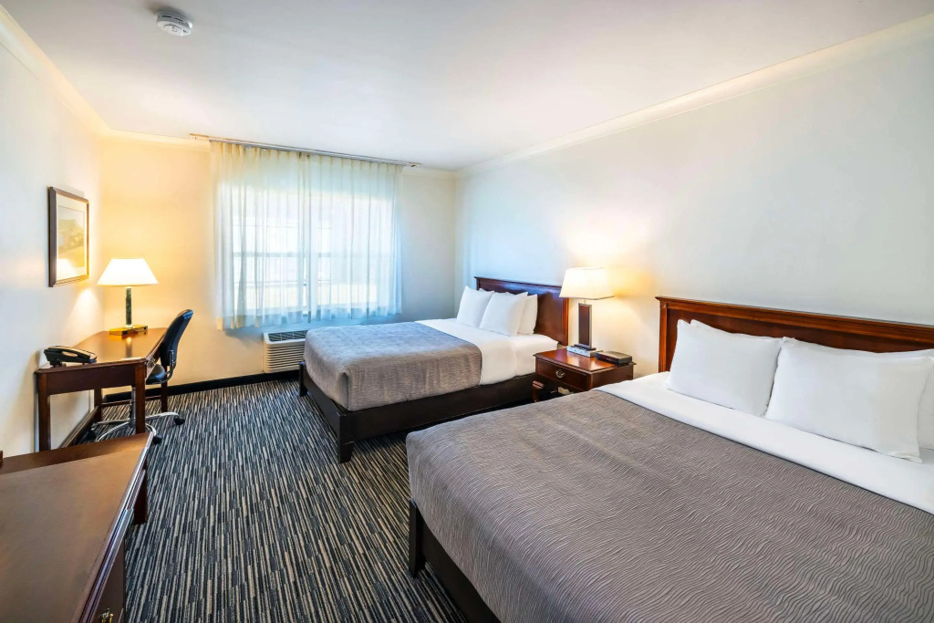Quality Inn & Suites Garden of the Gulf