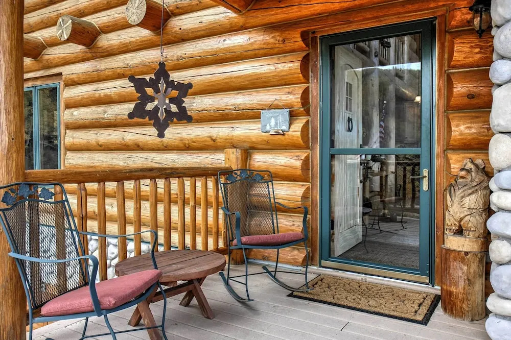 7 Mi to Granby Ranch: Secluded Cabin w/ Mtn Views!