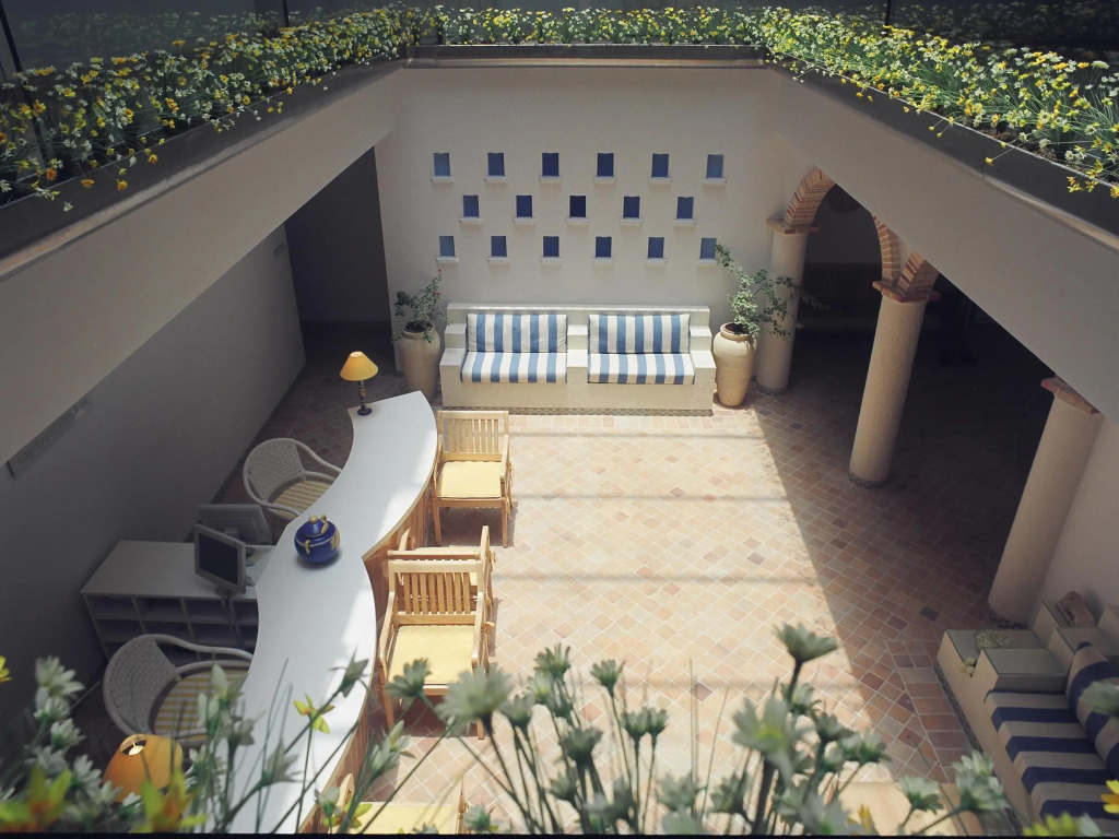 The Gordon House Hotel - Near Gateway Of India