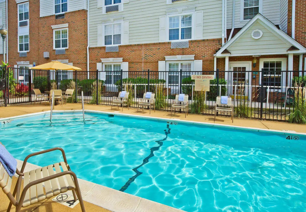 Sonesta Simply Suites Falls Church