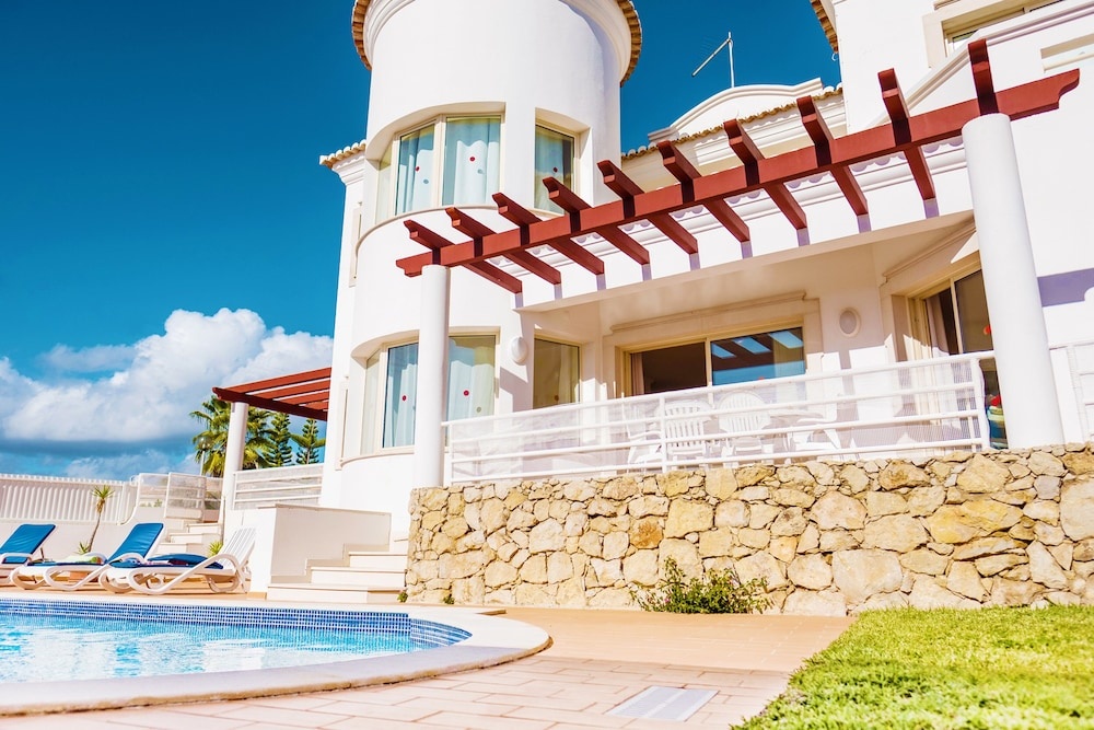 Villa Melanésia - Piscina aquecível e vista mar - Galé, Albufeira