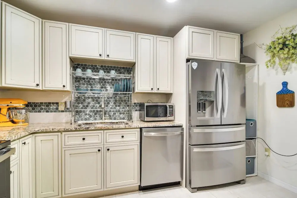3 Mi to Vinoy Park: St Petersburg Gem w/ Patio!
