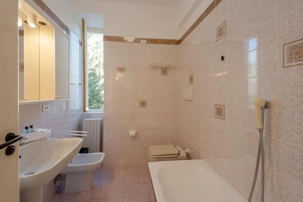 Victoria Hall Bordighera - 2 bedroom apartment - Parking