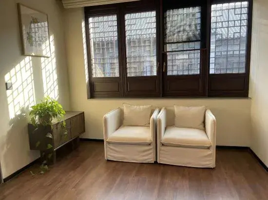 Juxian Laoshe Tea House Hotel (Juguo Ancient City Shop)