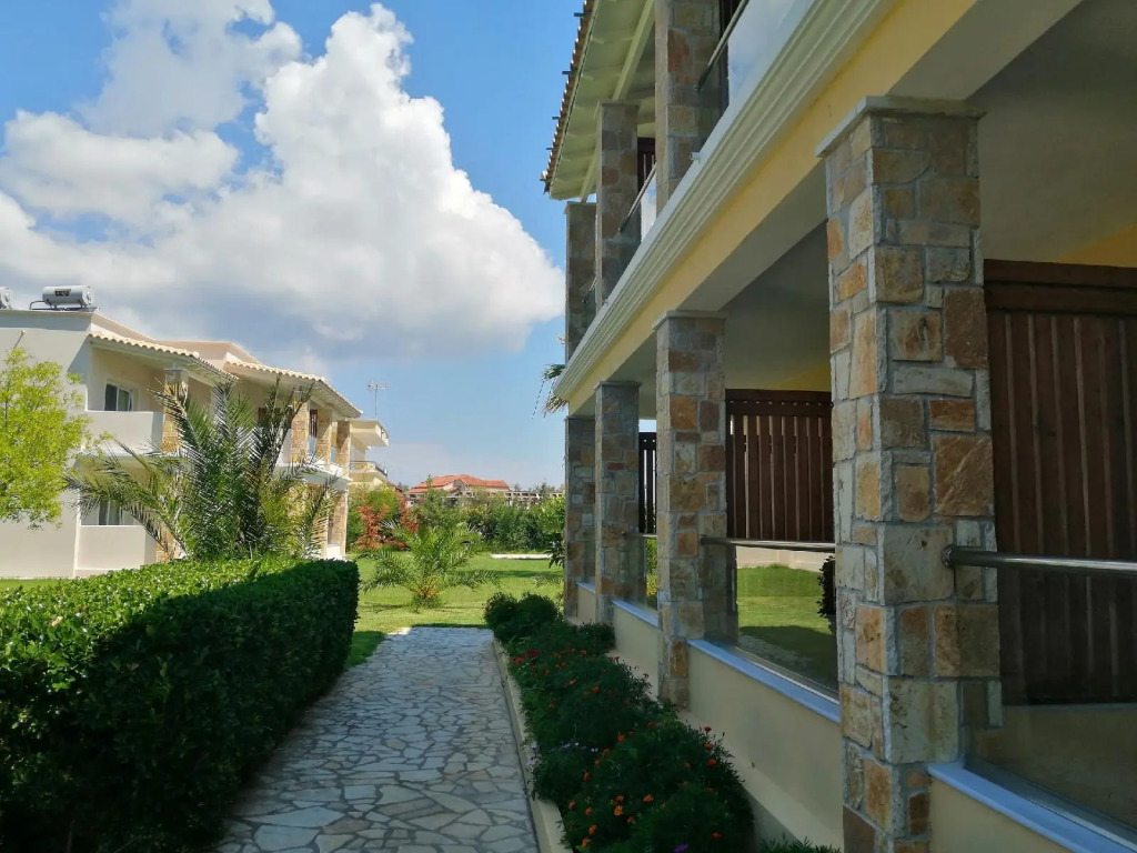 Serena Hotel