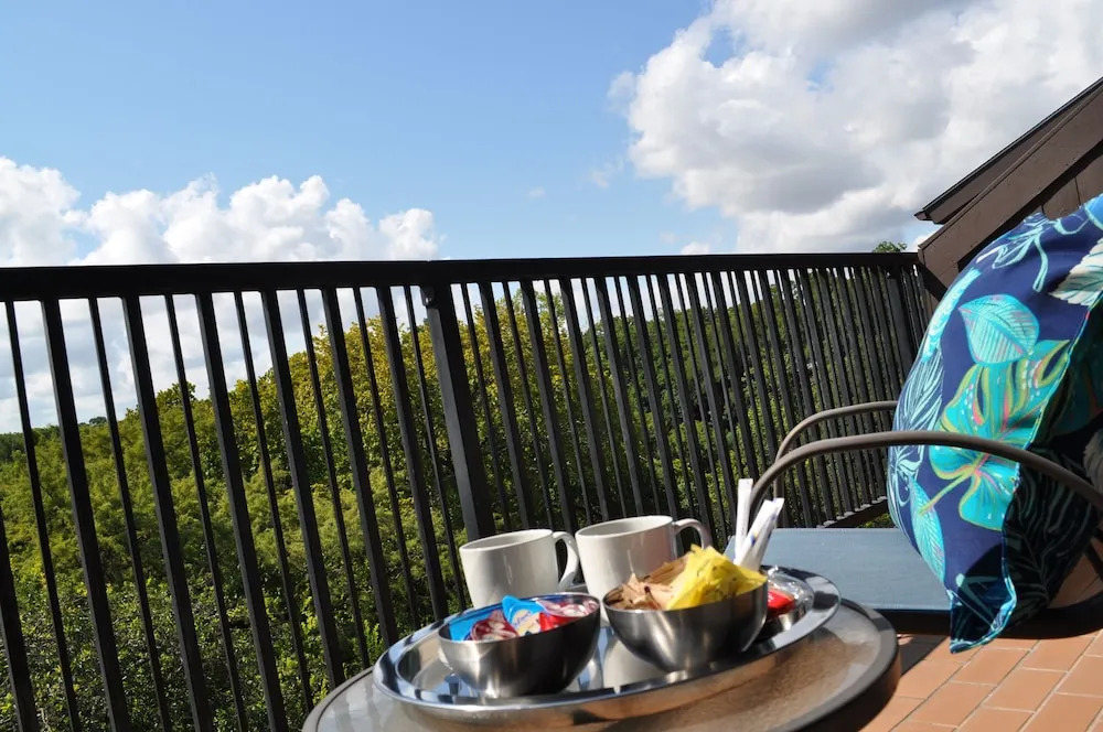 River Zen Cw C207 2 Bedroom Condo by RedAwning