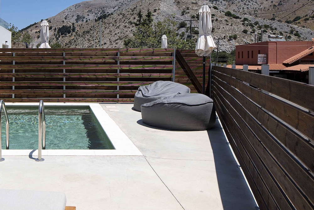 Imbros Villas - "Free" Heated Pools in mountains